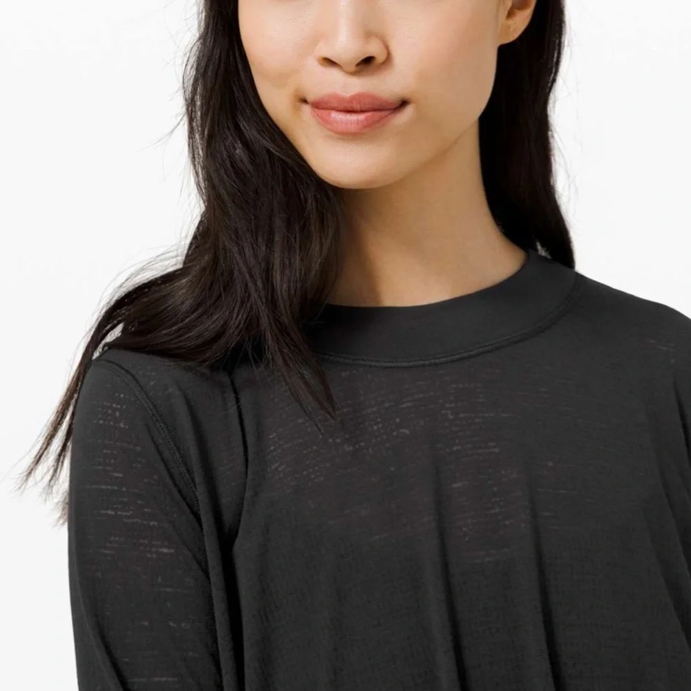 Lululemon Dare to Drape Long Sleeve in Black Size 8